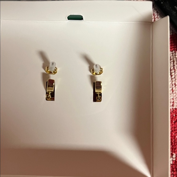 NIB The Grinch earrings - Picture 4 of 4